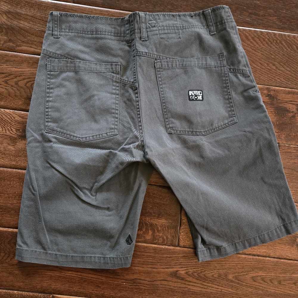 Volcom Shorts - Picture 2 of 3